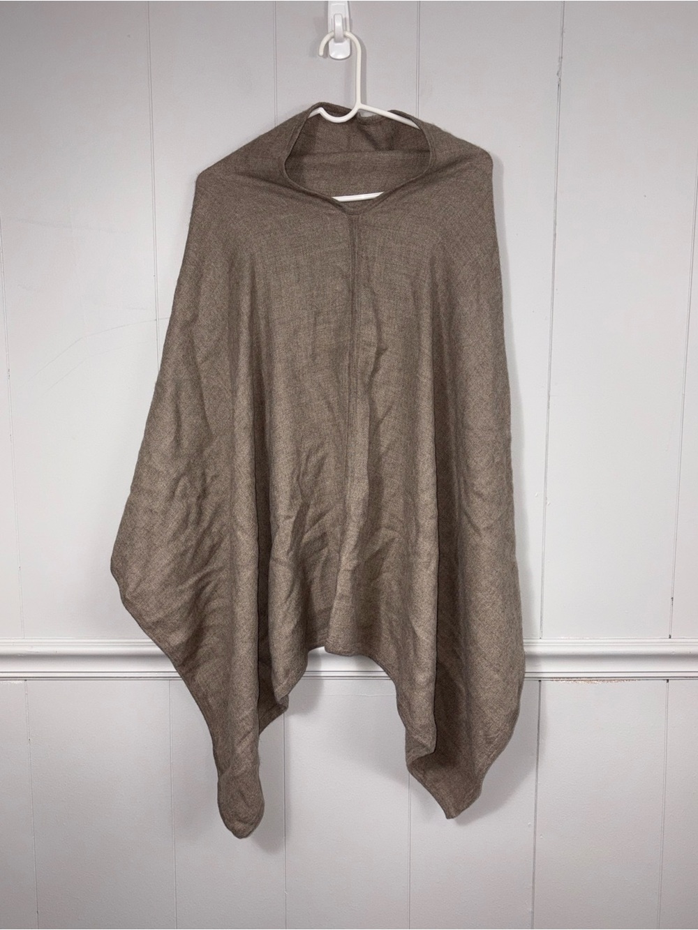 100% Baby Alpaca Made in Peru NWOT Poncho Soft Quiet Luxury